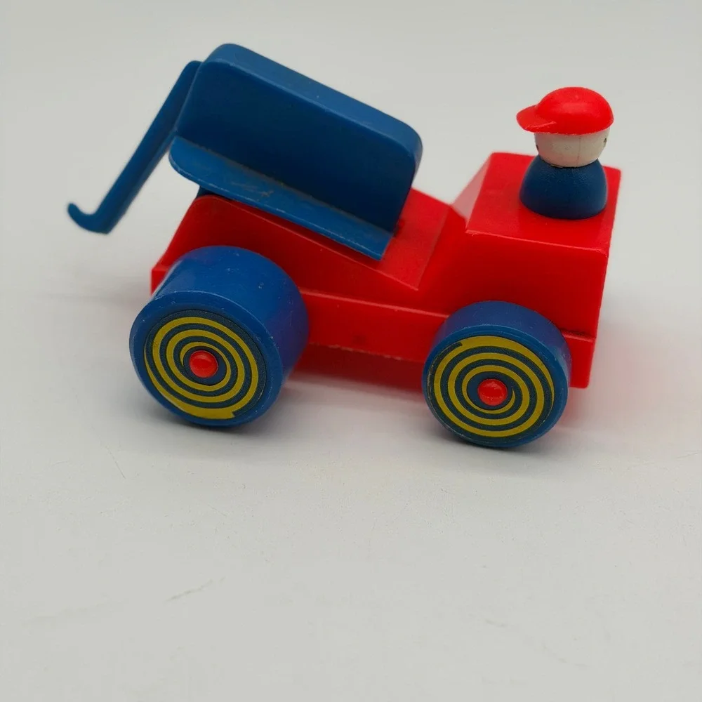Vintage Gay Toys Inc Red Blue Plastic Tow Truck Item 460 Made in USA